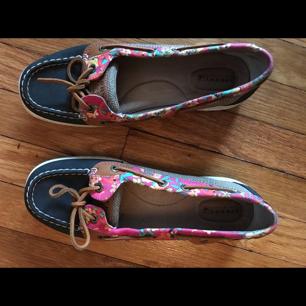 Woman’s Sperry  boat shoes